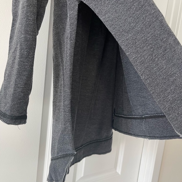 Z Supply Charcoal Grey Oversized Long Sleeve With Open Sides Size XS - Picture 7 of 8
